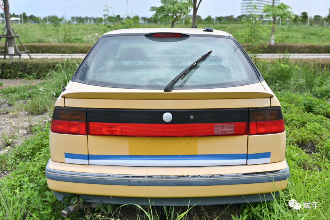 趣拍老车丨劳动节特别致敬,实拍萨博9000 cs机场跑道摩阻测试车