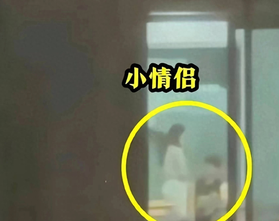 黑龙江科技大学发生不雅行为:一对学生在教室举止引发争议