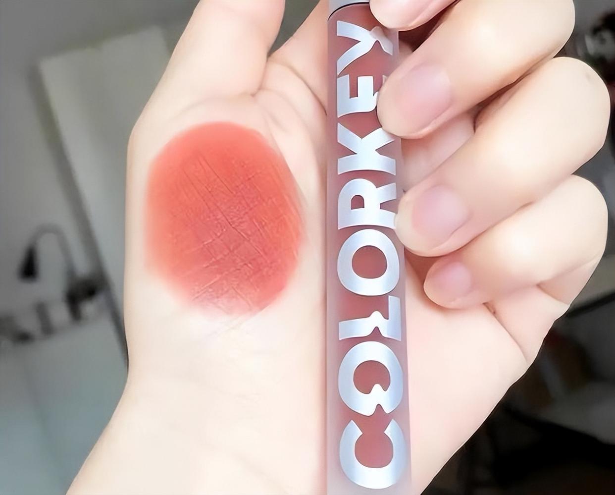 今年火了5款国产口红,就算素颜涂也"显白",适合黄黑皮女生