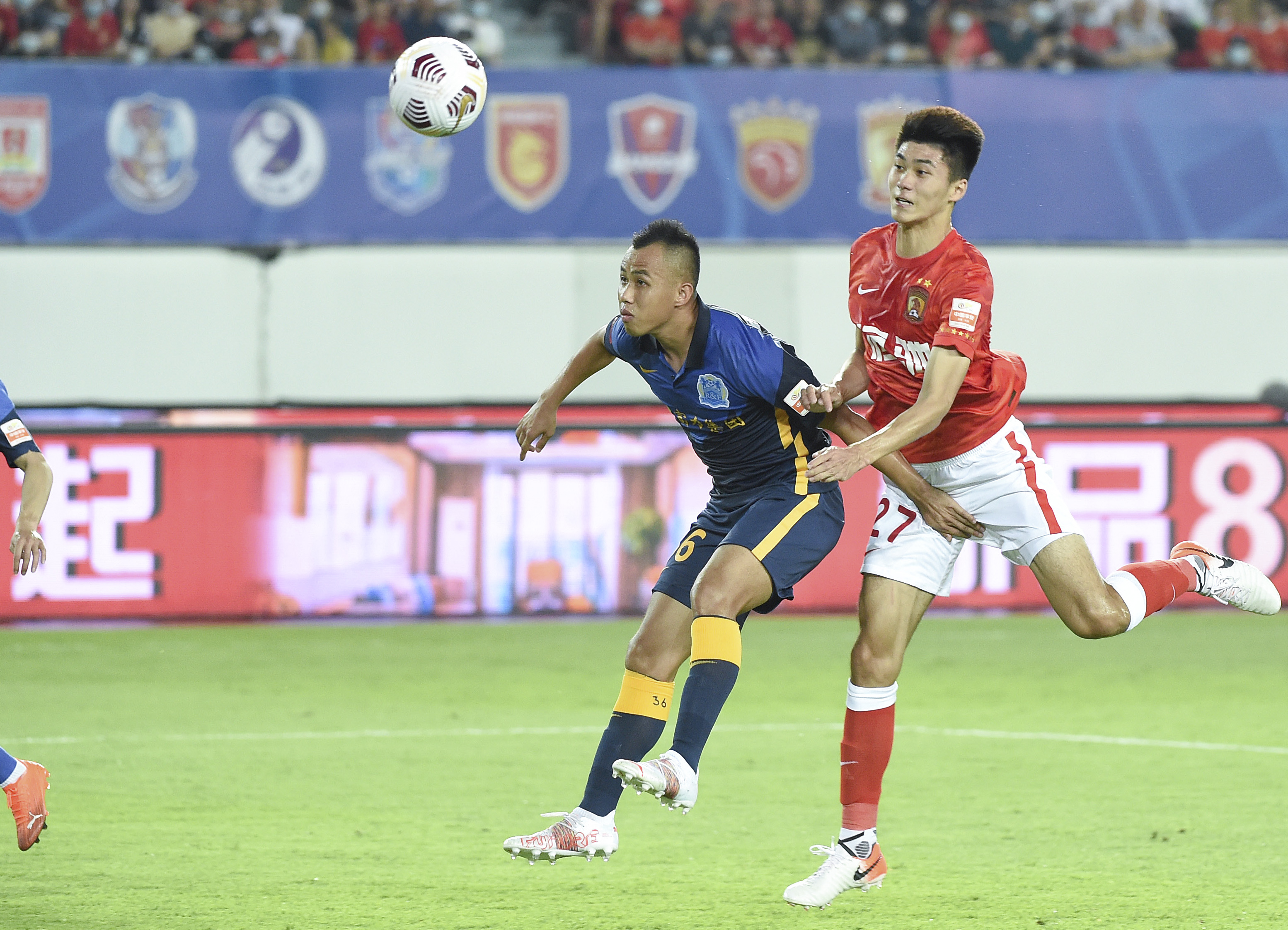 足球——中超:广州队战平广州城队(3)