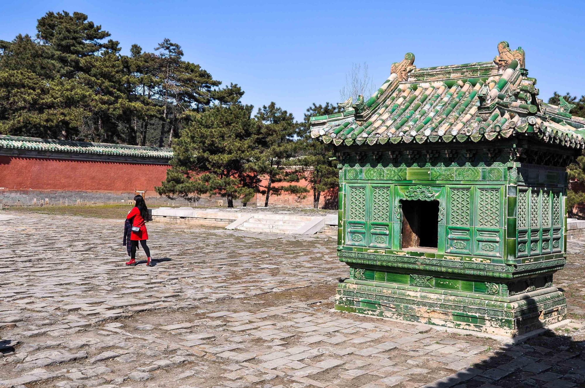 骑龙立穴,斩截余气,清东陵之乾隆裕陵妃园寝