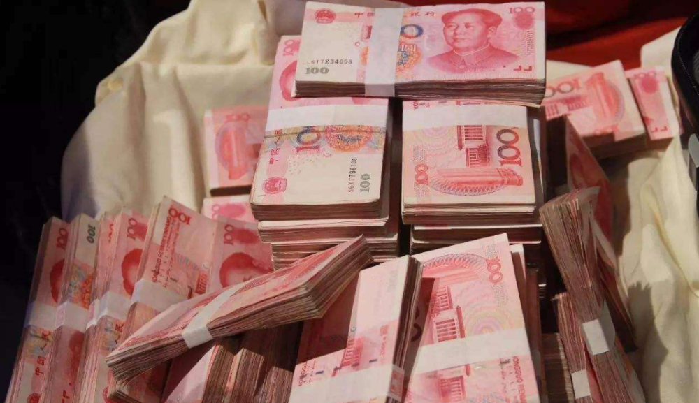 纪实:江西"色老虎"落马:包养亲侄女当情妇,敛财1.95亿判死缓