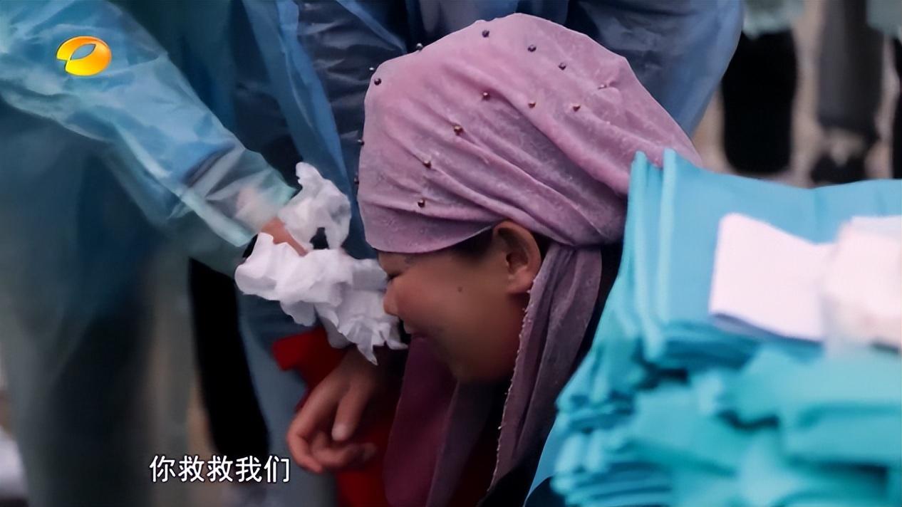 韩红:与许志安当街"热吻",致力于慈善事业,被女选手气到离席