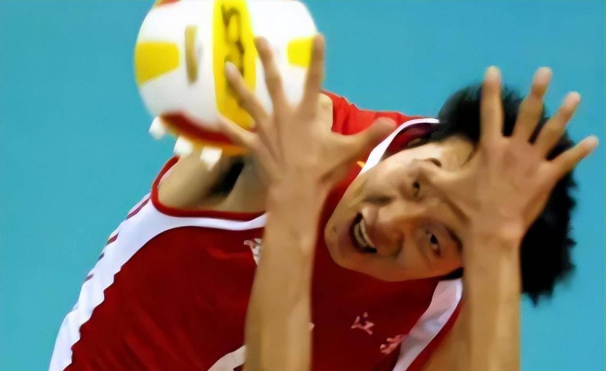 2017年男排主力陆飞病逝留下两个年幼女儿惠若琪送153万善款