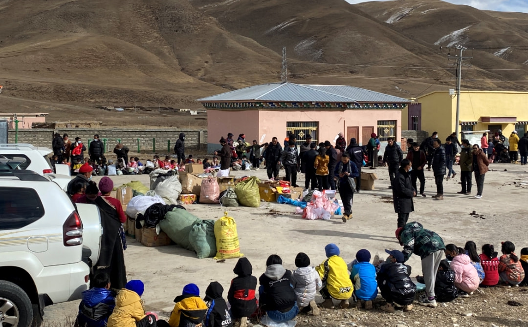 萌卡纳爱心捐赠衣暖人心 关爱青海公益圆满结束