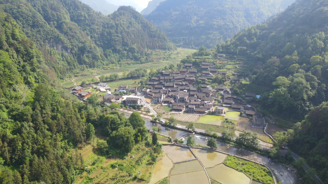 别样村光看吉首|矮寨中黄:一"路"阅尽苗寨美,望绣楼亭亭