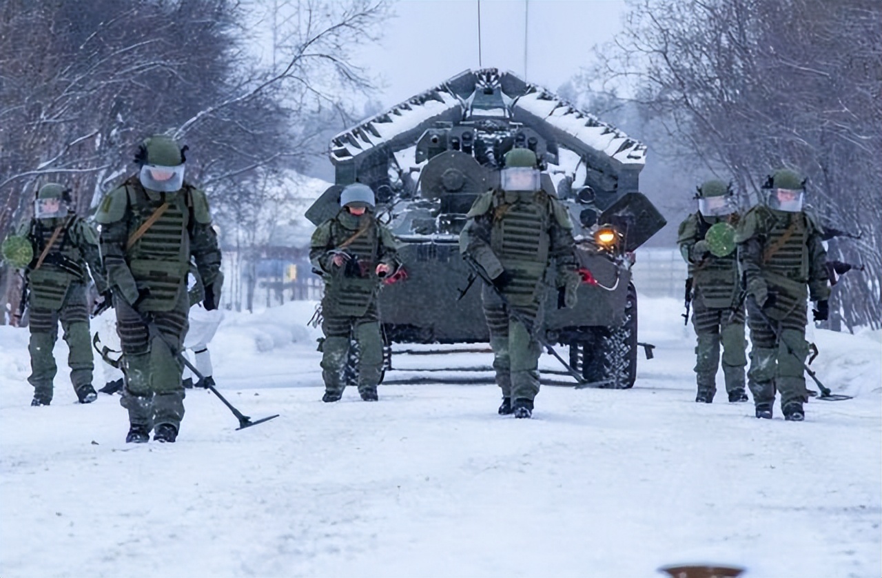 美国集结20万大军需要3小时,俄罗斯要一天,那么中国要多久?