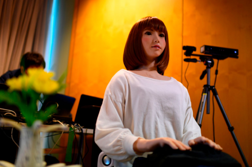 日本妻子机器人仅卖10万,深受年轻人欢迎,究竟有何用处?