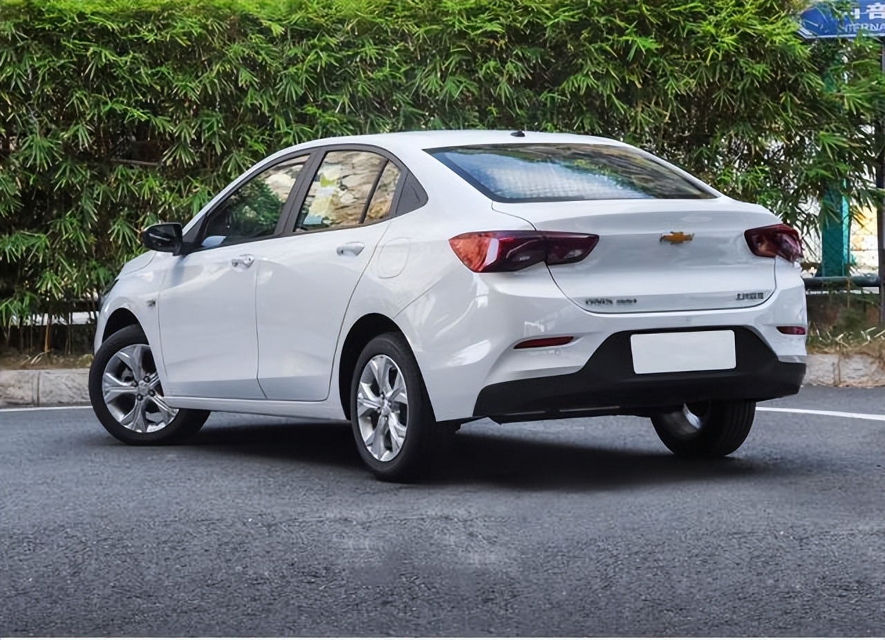 2023款雪佛兰科沃兹来了,一降就3.2万,油耗才4.8l经济实用