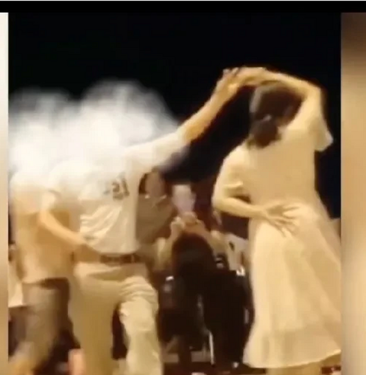 这段视频记录了一段令人扼腕的争执.