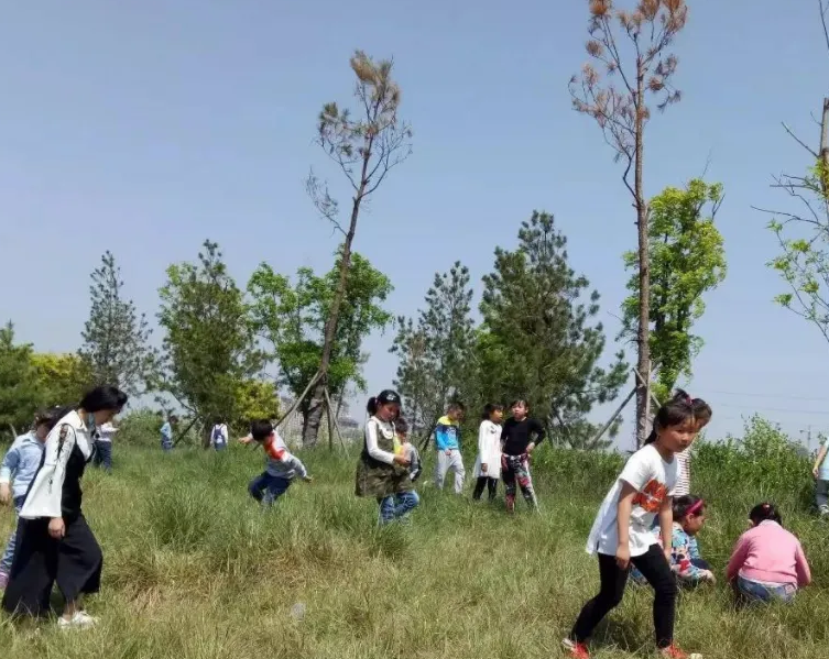 小学生春游花费2.2万元,老师建议aa支付,家长却表示不想买单