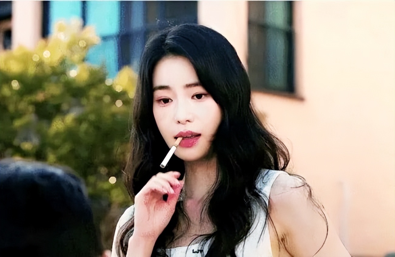 《黑暗荣耀》林智妍烫卷发被骂?吸烟传奇场面幕后爆:其实不会抽