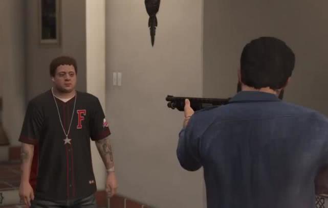 《gta5》吉米浏览网页时手不停的动,老麦看到后当场就是一巴掌!