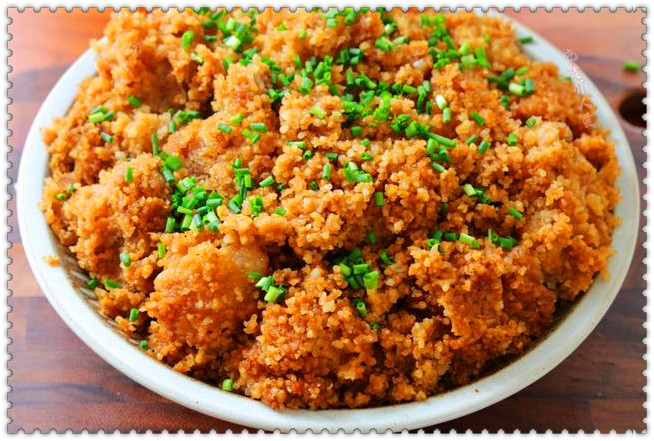 排骨营养丰富,治疗价值高,粉蒸排骨制作简单,口感与营养兼备