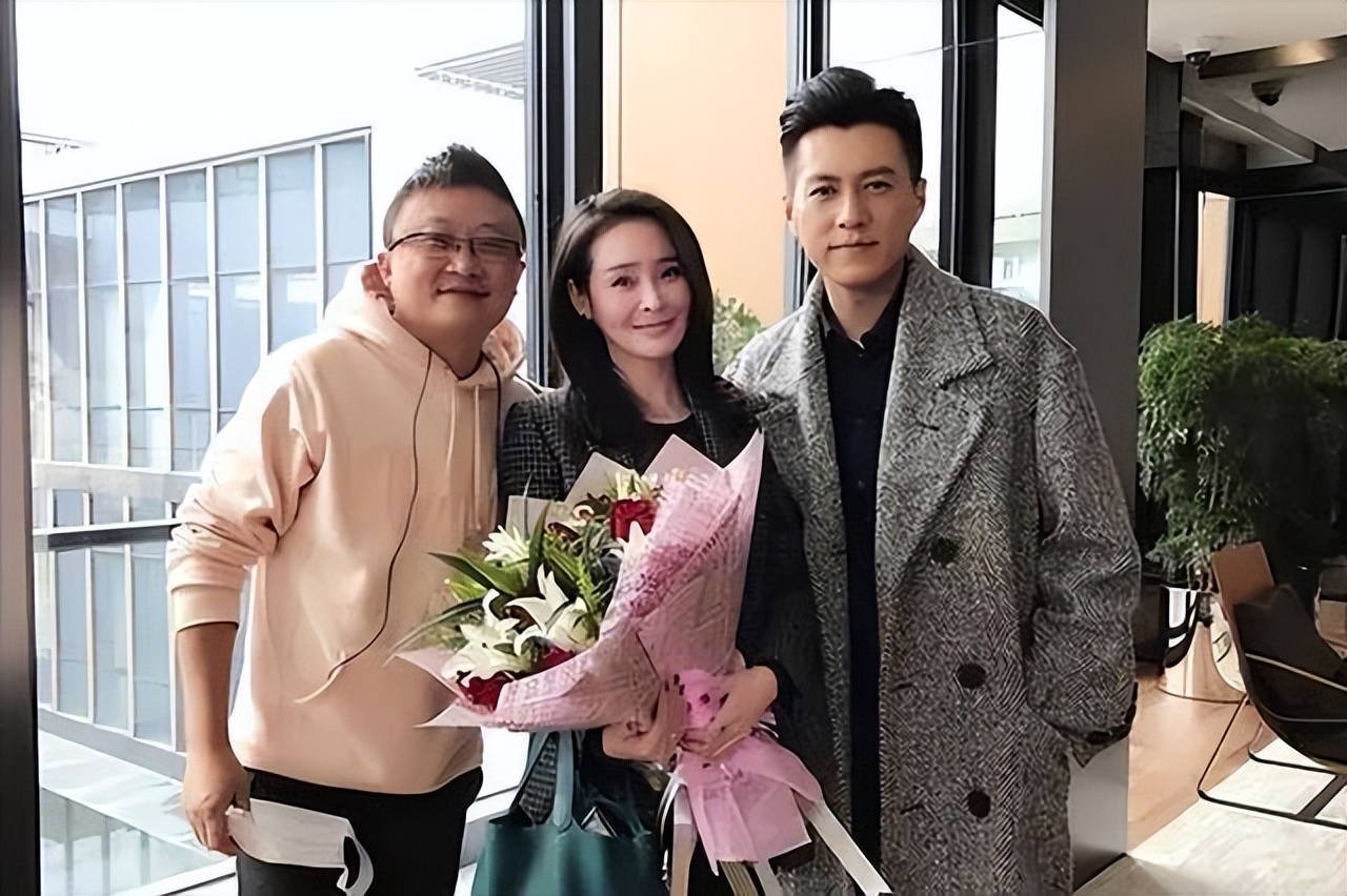 于明加相亲闪婚嫁给普通人,她被公婆和丈夫当作宝,至今不下厨房