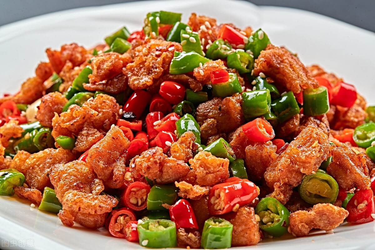 晚上不知道吃什么?炒个香辣入味的辣椒炒鸡丁,简单家常快手菜