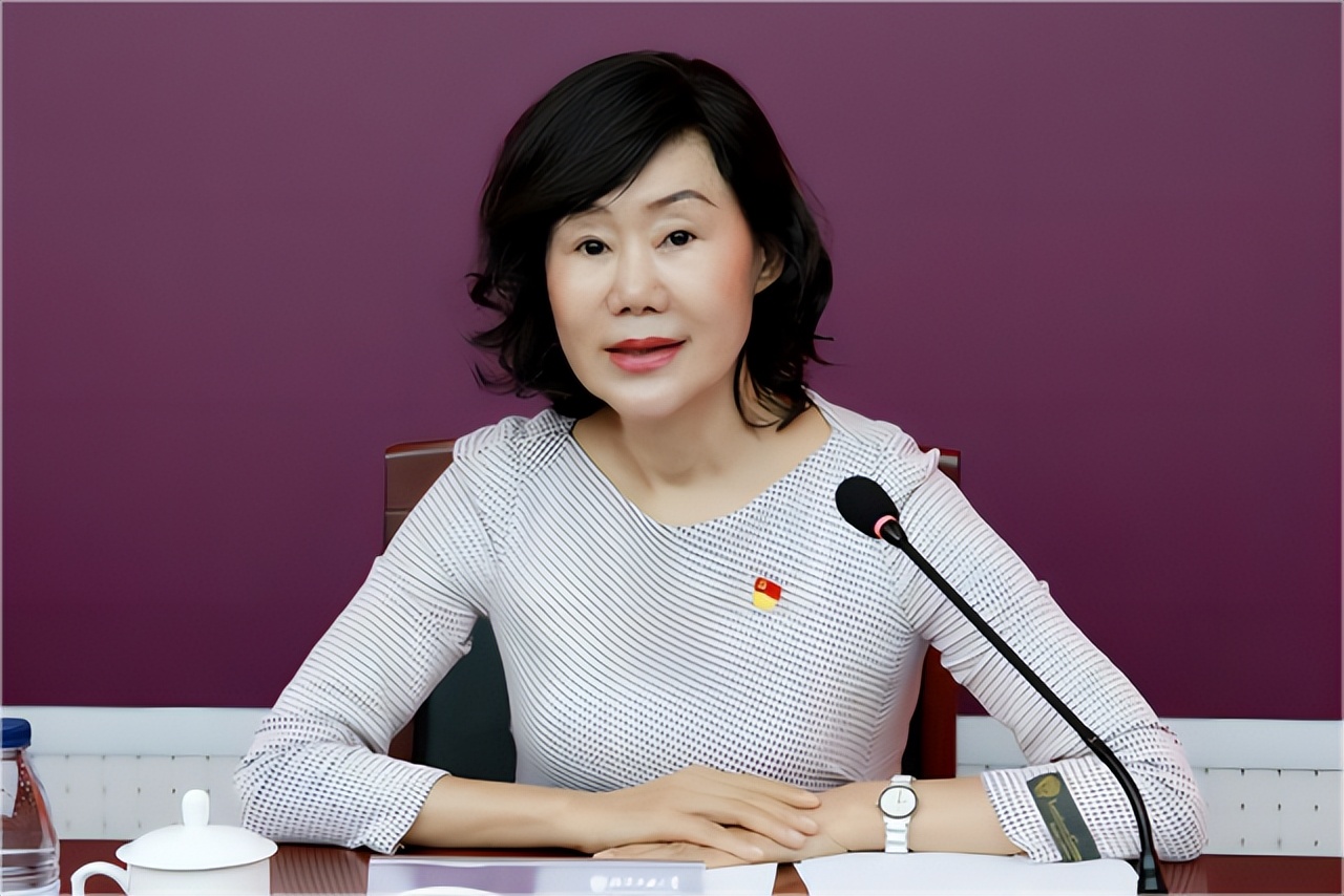 女副校长沈志莉落马记:大肆受贿生活奢靡,曾花上百万用于美容