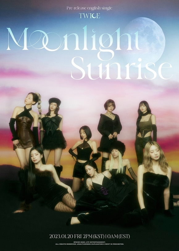 TWICE公开英语单曲“MOONLIGHT SUNRISE”集体形象海报