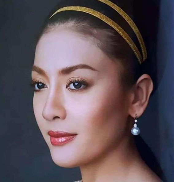 泰王前宠妃西拉米,身材样貌一流如今被废,她还能靠儿子翻身吗