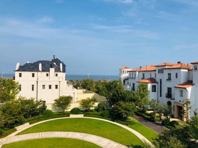 灵山湾畔的艺术小镇,置身这里,每个人都是诗人和艺术家!