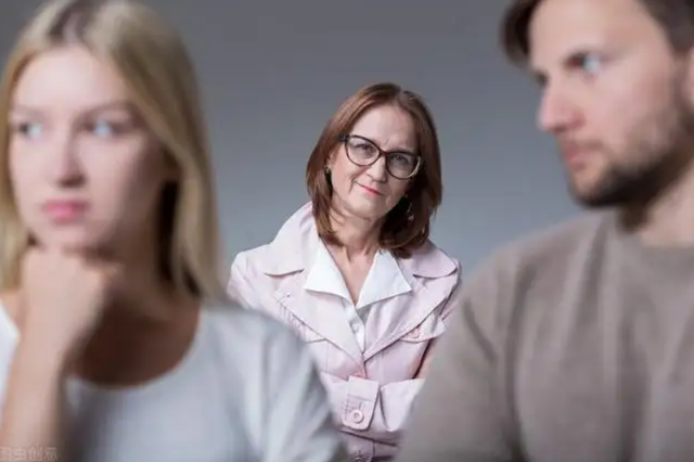 "螃蟹女"被列入婚恋黑名单,男方:宁可出家也不娶,养不起