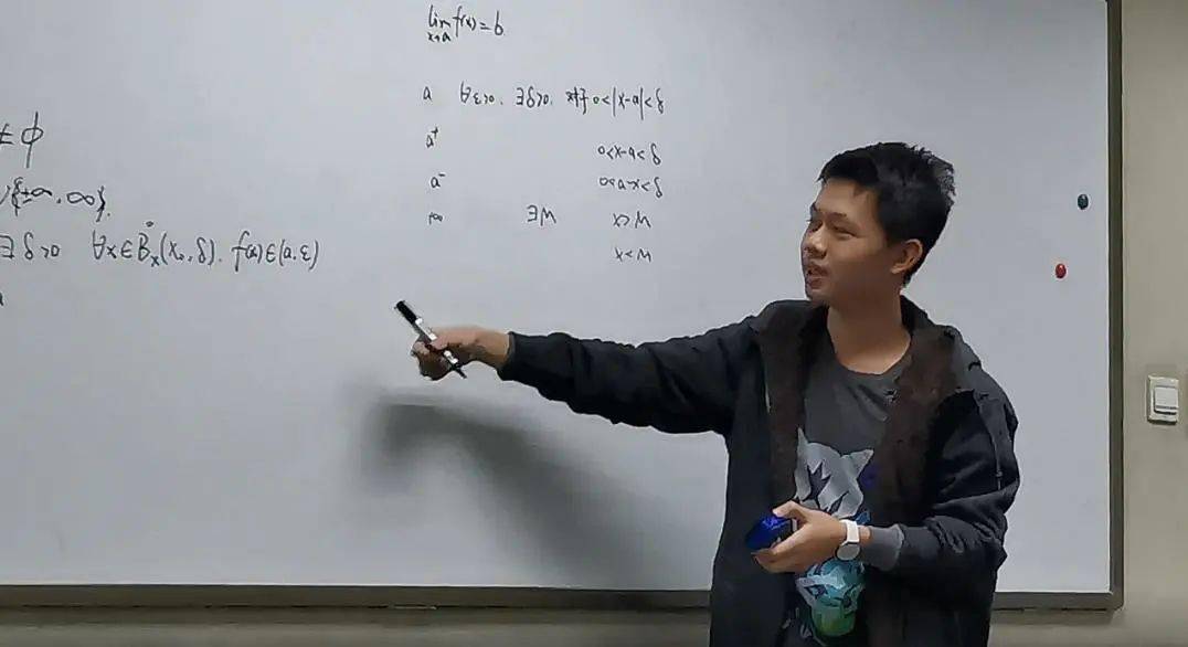 730分上清华,广西最帅状元杨晨煜,今年毕业后他会考公务员吗?