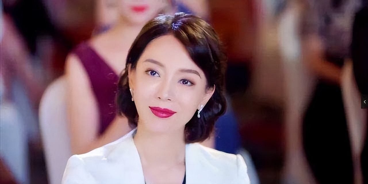 "中年精致女性"几大标准,哪怕"只占2个",一样显得优雅美丽