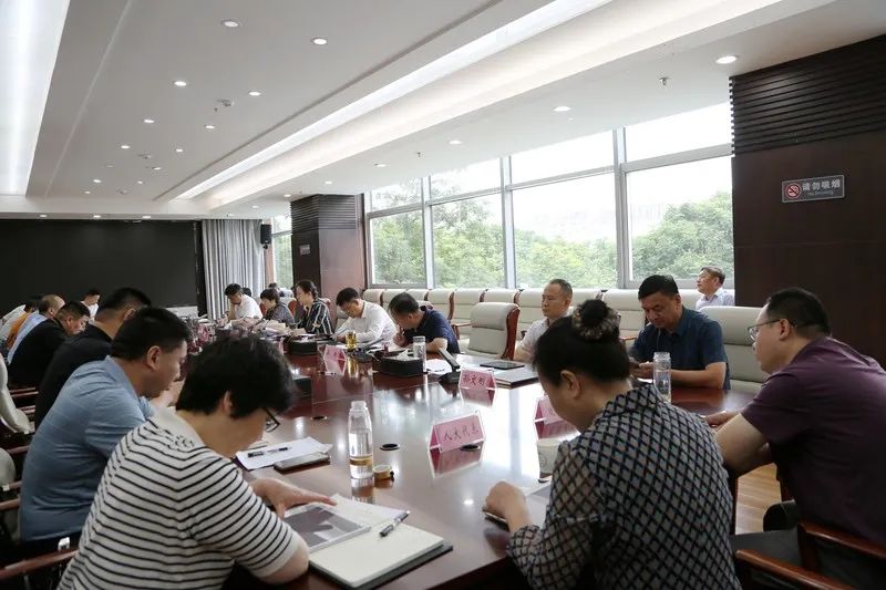 程晓醒主持召开县政府第36次常务会议