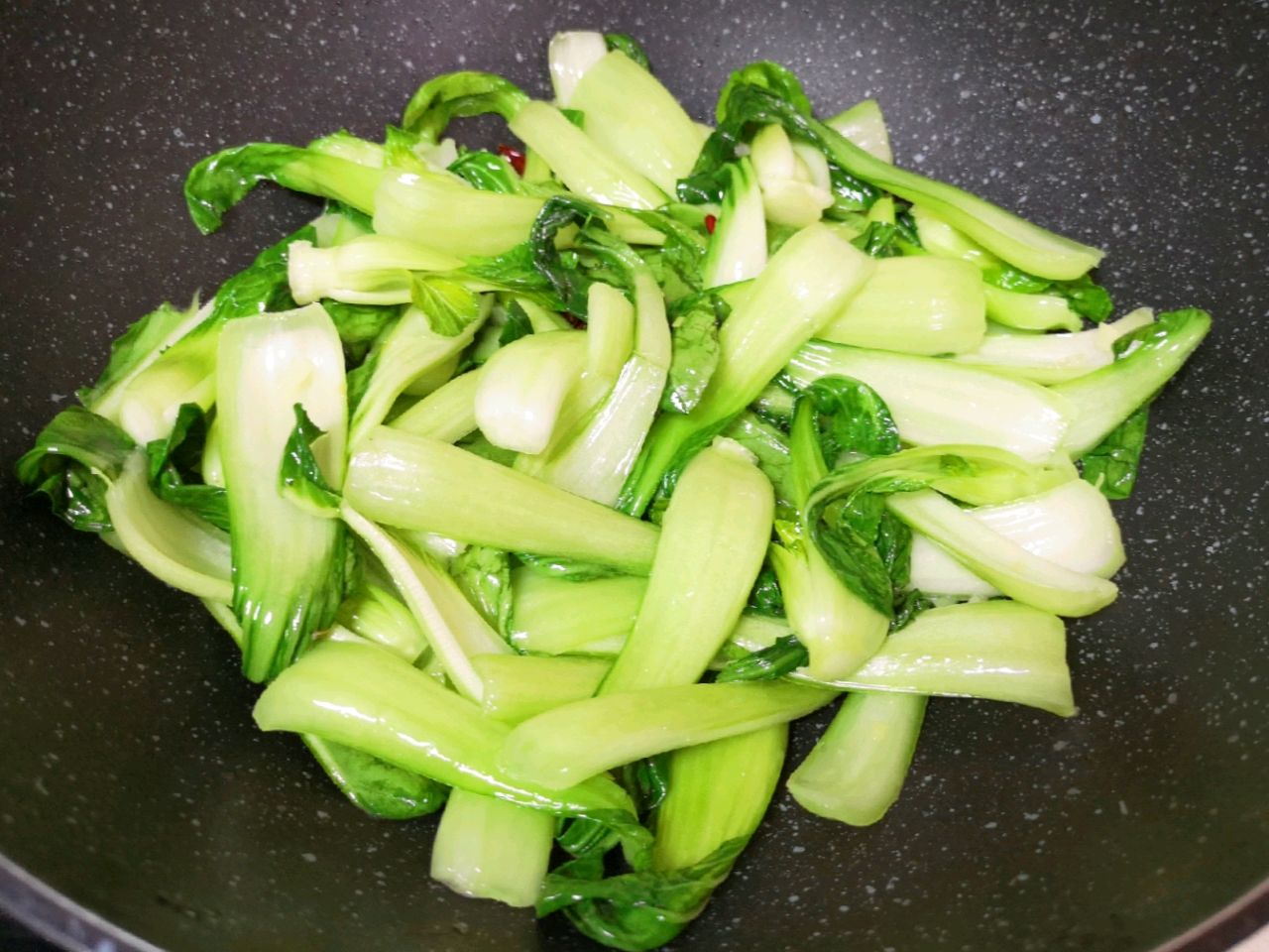 超下饭的蒜蓉小油菜,2块钱做一盘,清淡开胃,真实惠