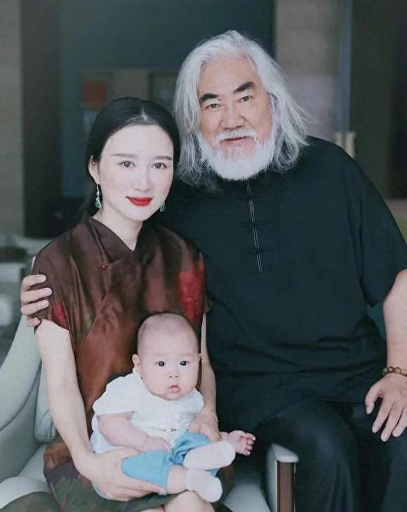 回顾72岁张纪中首次承认混血儿子马丁是妻子杜星霖和老外所生