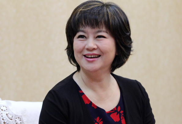 童年女神鞠萍近照曝光,身材发福严重,美人显迟暮