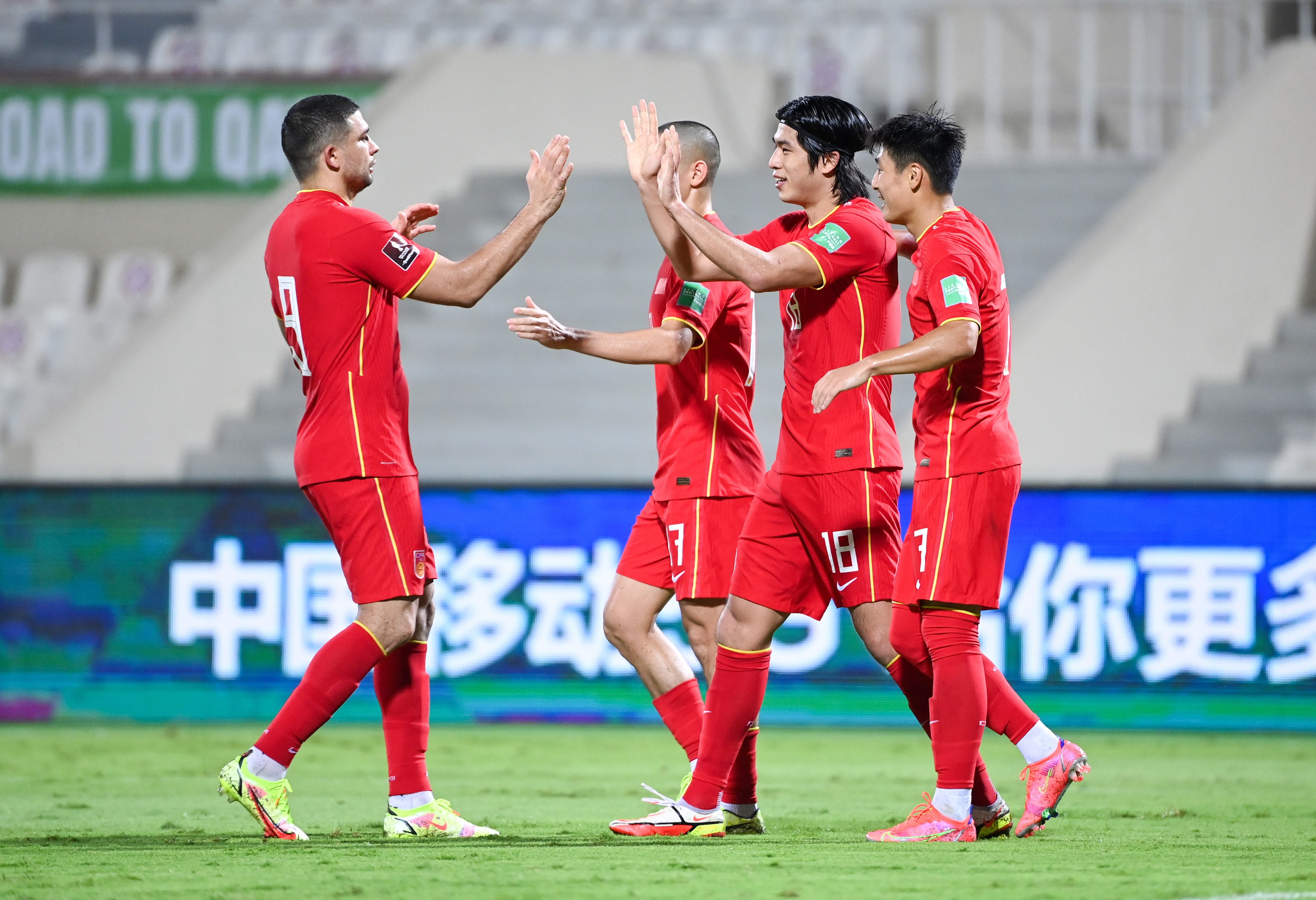 足球——世预赛12强赛:中国队胜越南队