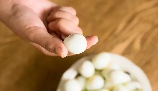 它是天然"补脑丸",富含卵磷脂,每天吃5颗,健脑益智记忆力好