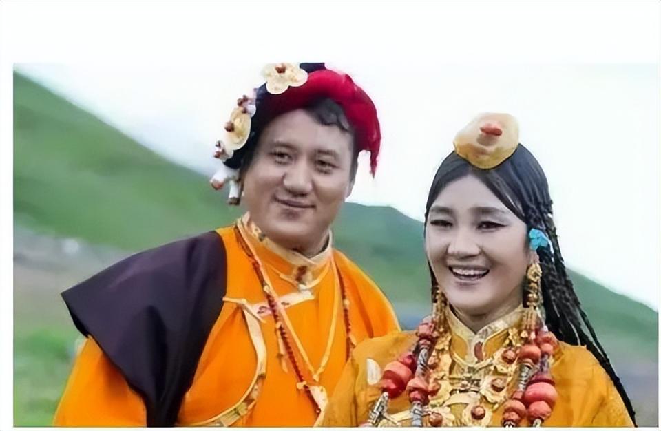 回顾当红时与人42次对簿法庭倒追丈夫2年婚后明目张胆扶弟魔