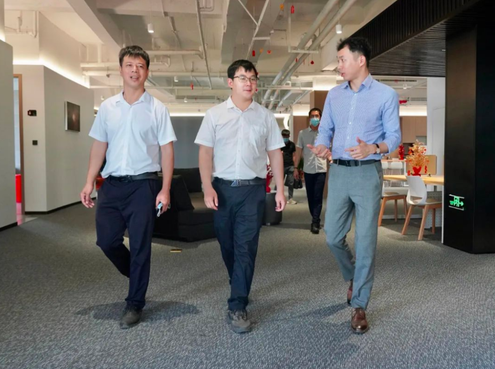 全国最年轻副处级干部王浪,年少有为不轻狂,学历已过"天花板"