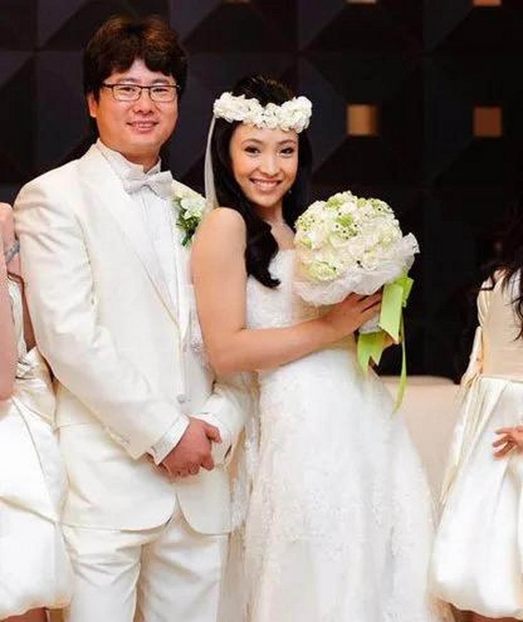 白静24岁嫁豪门,2013年被丈夫3刀毙命,她的故事比想象中更恶劣