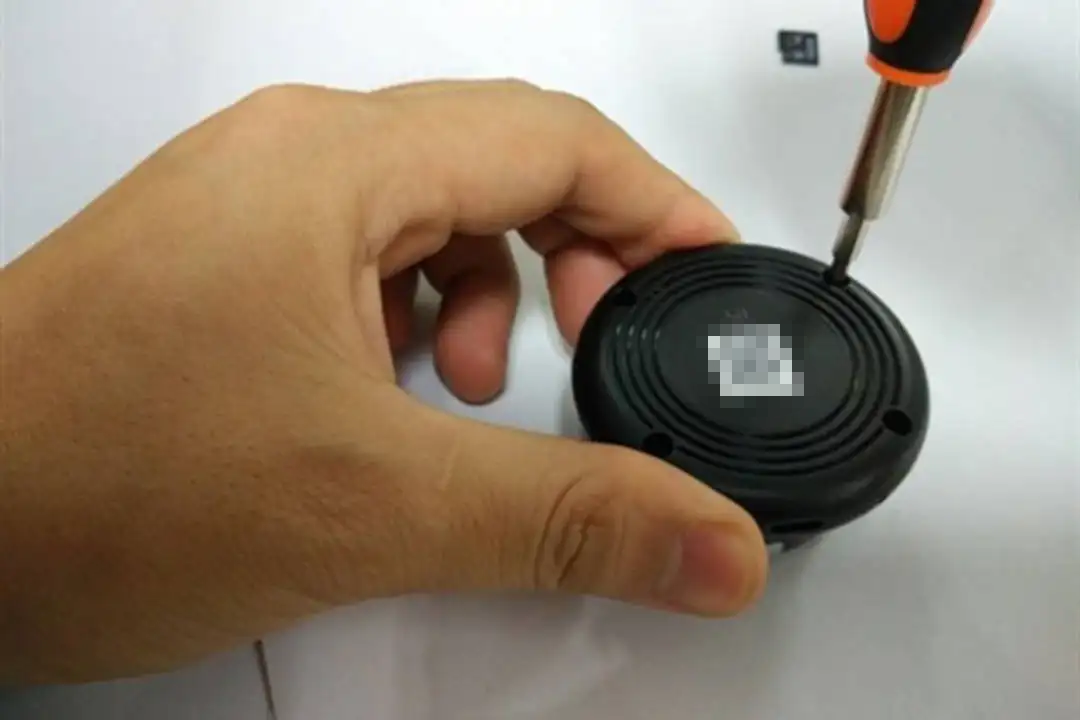 2018年河北男子发现妻子手机的秘密悄悄安装窃听器后引发命案