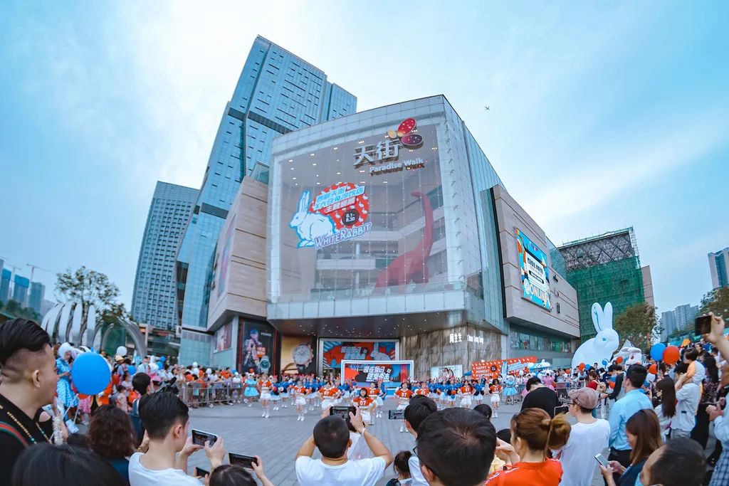 图|龙湖西宸天街 这也正是龙湖在成都的西宸天街,滨江天街,上城天街