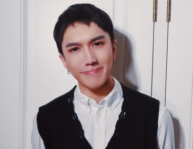 网红韩佩泉直播崩溃大哭,自曝遭遇"网暴",被管理人员强制下播