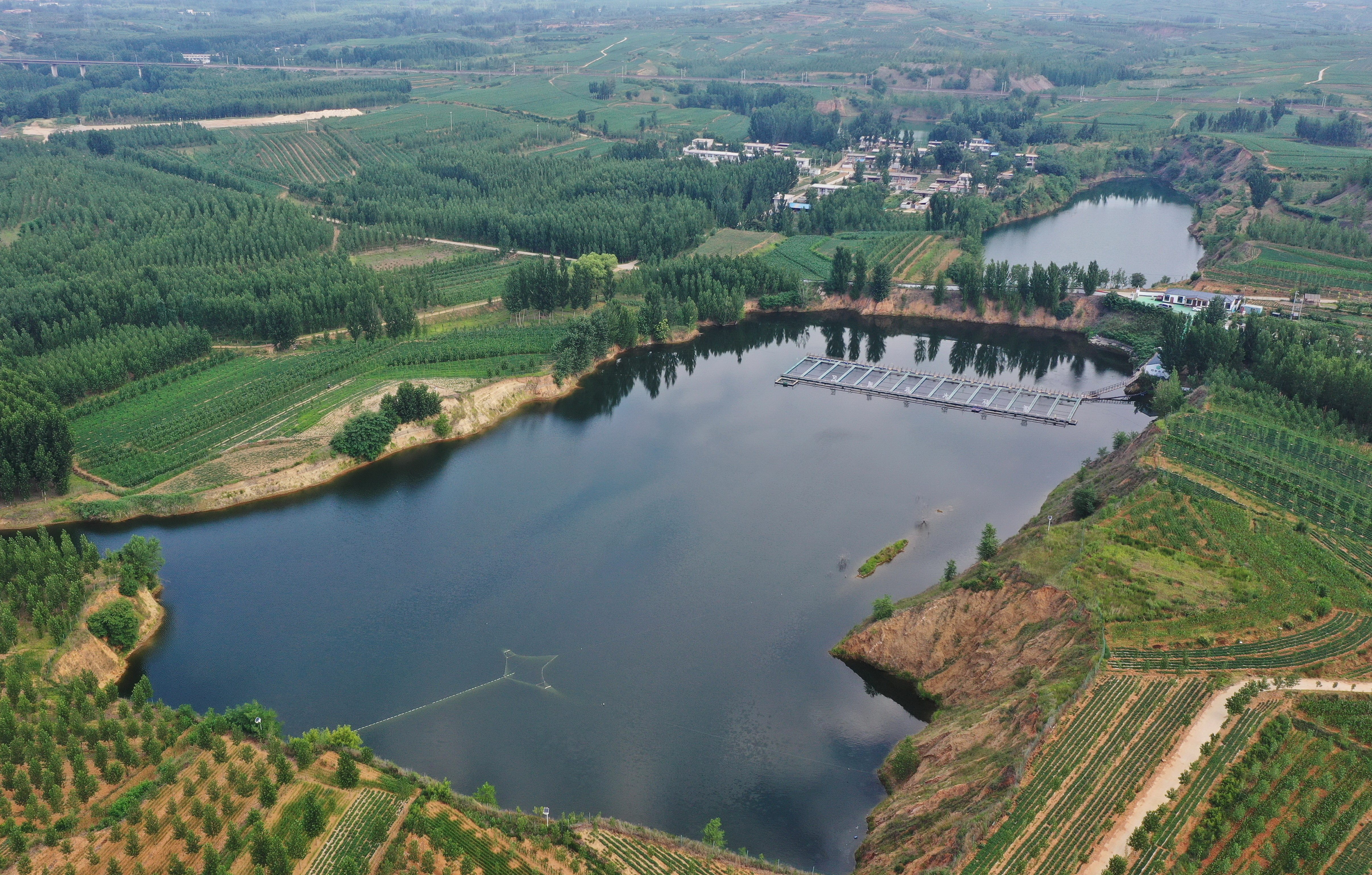 修复矿山"疮疤" 绿化美丽家园(1)