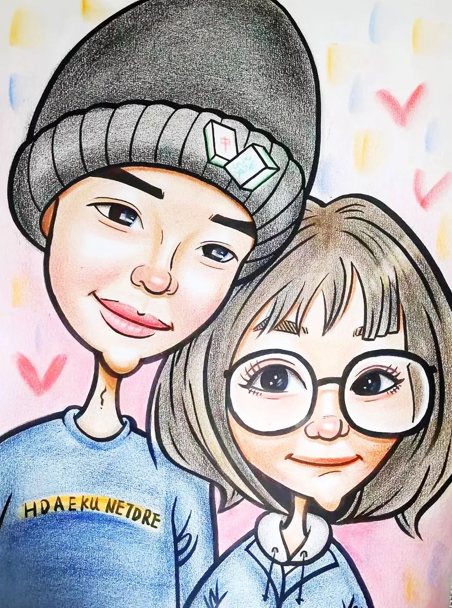 看随州美术教师金丽将真人肖像画成漫画