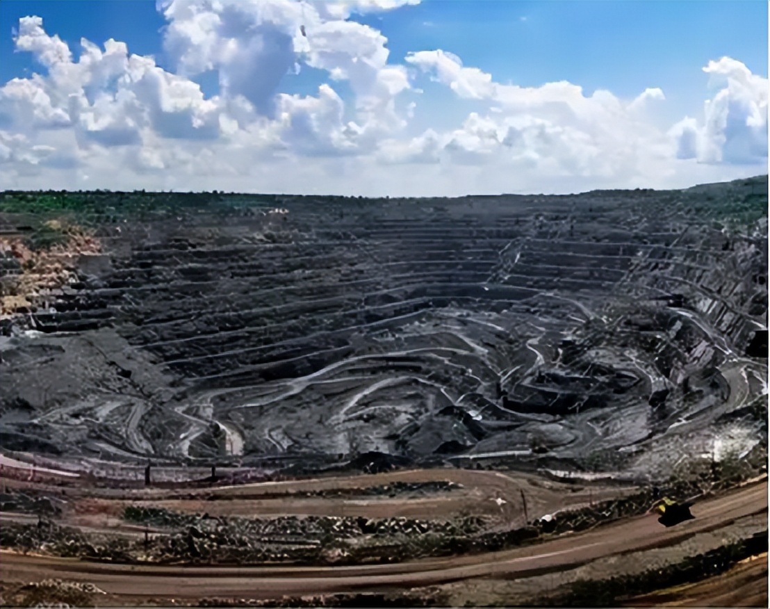 储量超过50亿吨.中国拿下非洲铁矿开采权,澳洲要后悔了