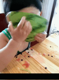 盛夏水果捞,loewe的通勤包袱去哪啦