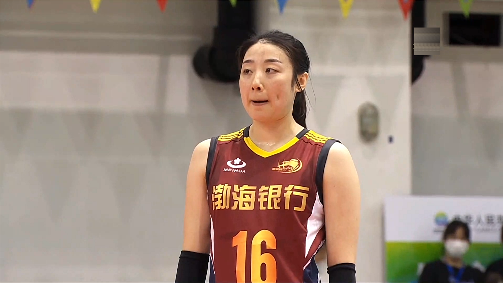 三连胜!津鲁女排决胜局战至16-16 袁心玥拦网 发球建功