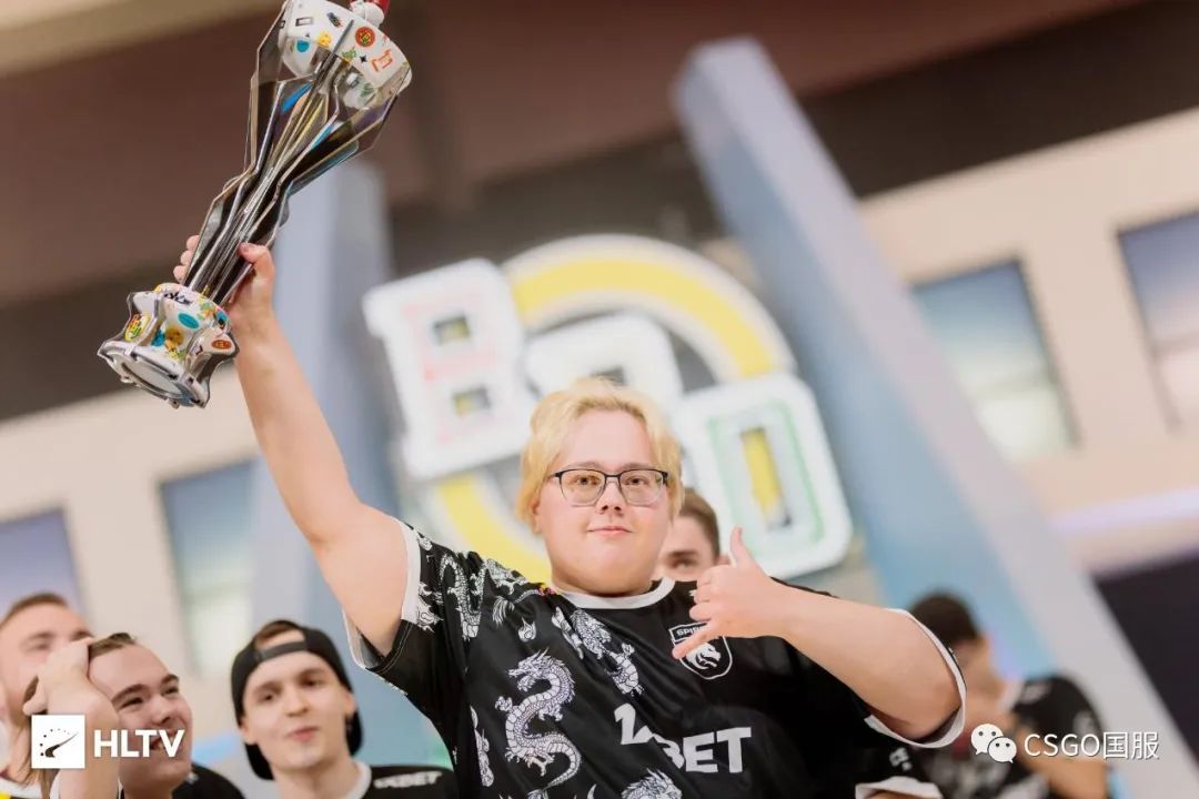 【16岁天才少年donk荣膺冠军MVP!Spirit线下完成让二追三夺冠