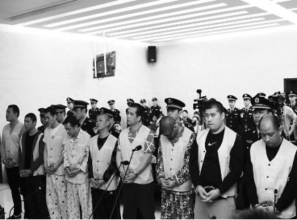 1983年邓公途经唐山遭菜刀队围攻北京的面子也不好使