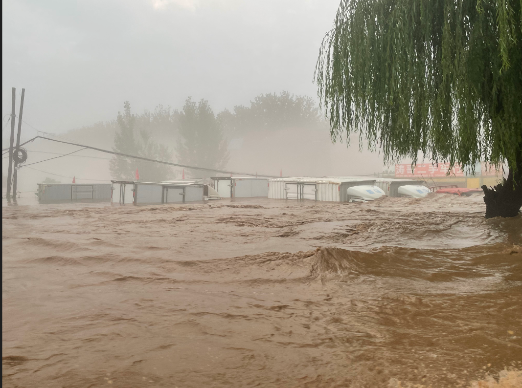 河北涿州遭遇百年一遇的大洪灾,群众崩溃:家没了!这辈子白干了