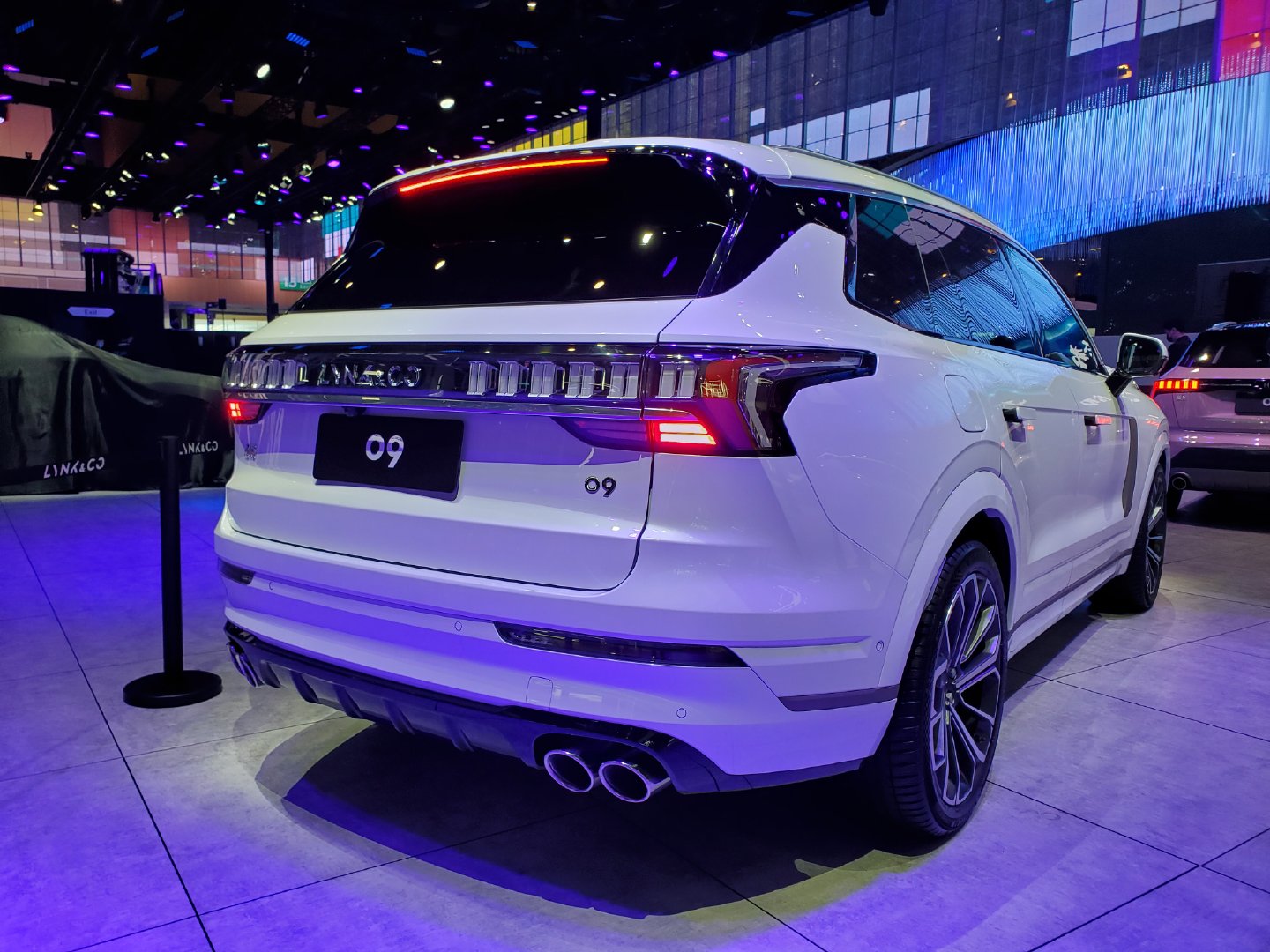 领克09正式登场,售价27-40万,确定消费者能接受吗?