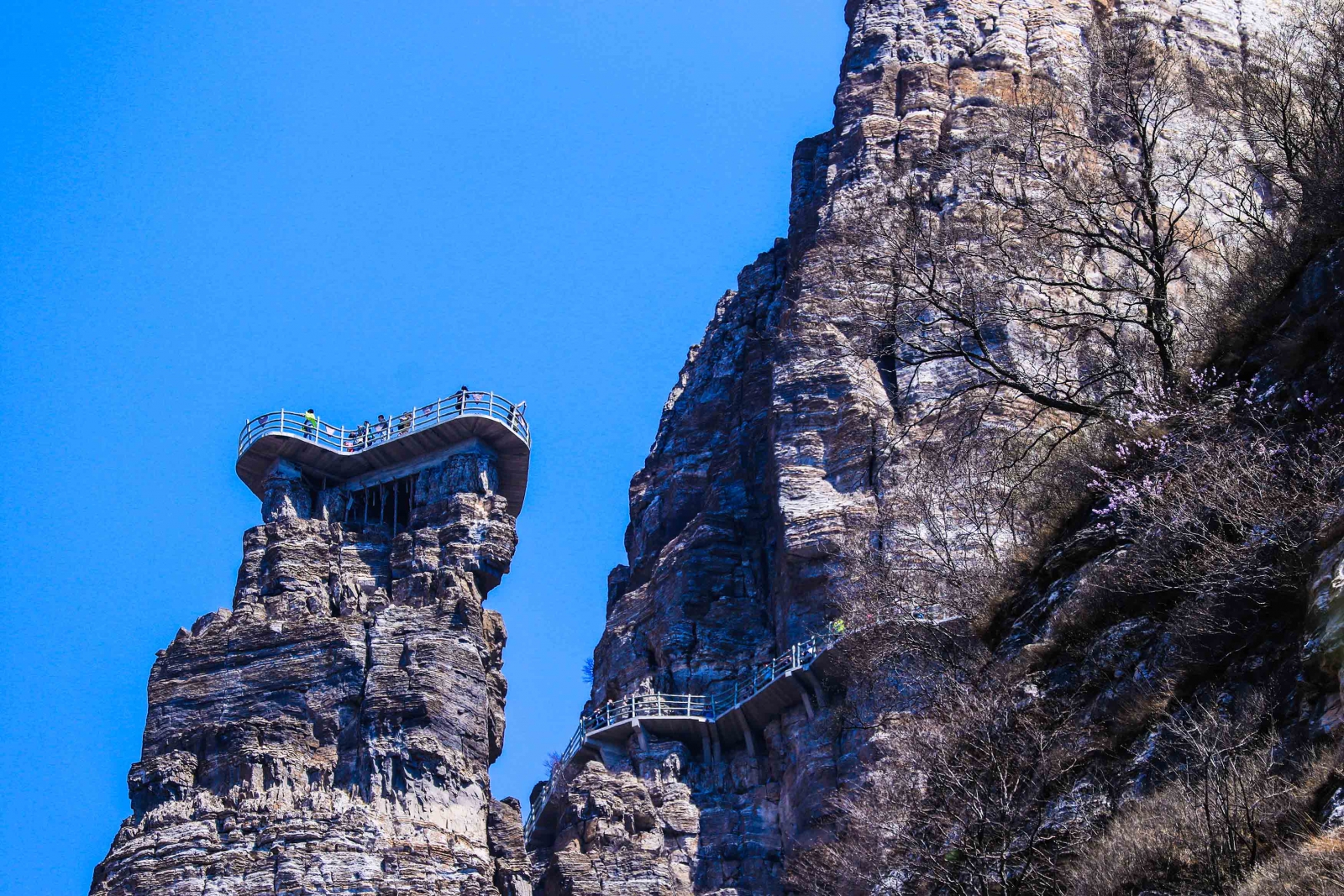 河北一座5a级名山,由100多座高低错落,相对独立的山峰组成