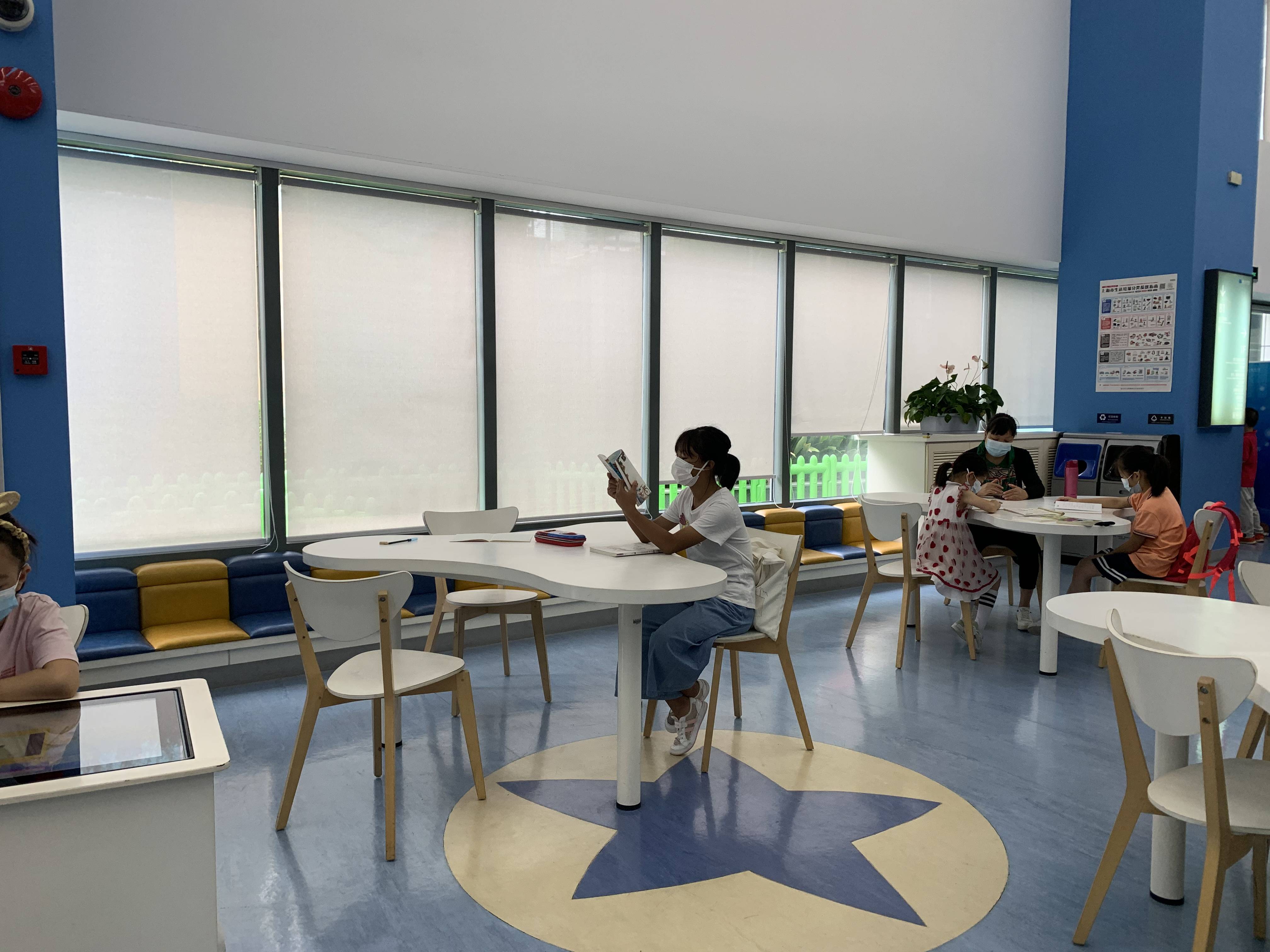 今天你读书了吗?金山图书馆暑期人气火爆!